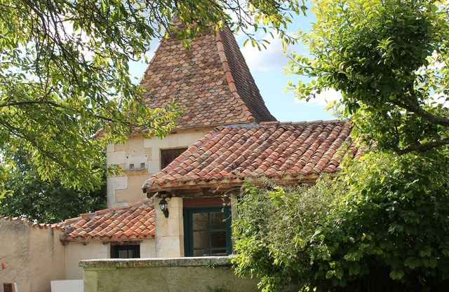 Family Holiday Hamlet - Heated Pools, Golf, Tennis, Creche, 10 mins to beach!