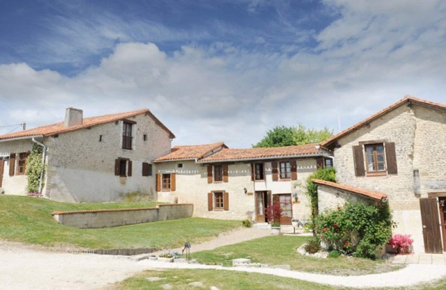 Family Holiday Hamlet - Heated Pools, Golf, Tennis, Creche, 10 mins to beach!