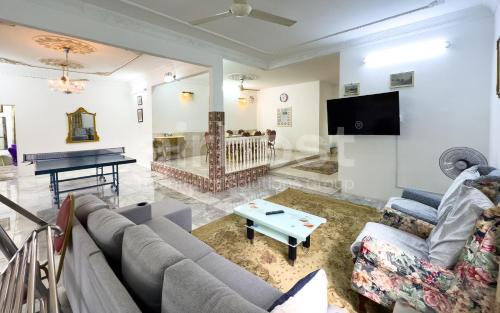 Family Home Ampang Utama with Swimming Pool