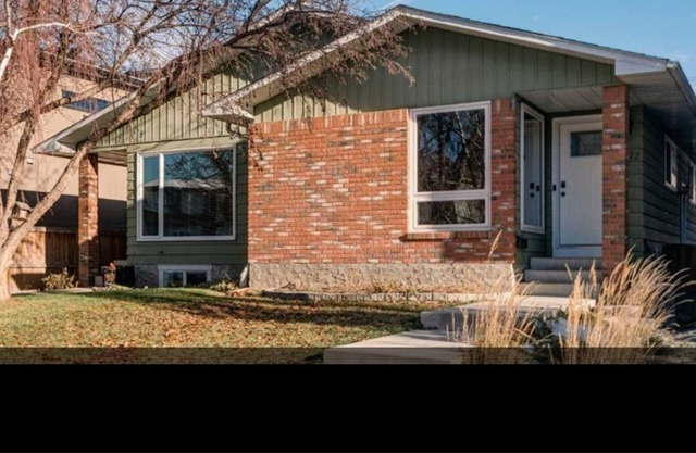 Family home for all things Calgary and Mountains!