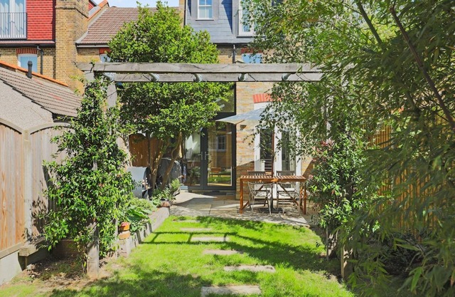 Family Home - Whitton Green Oasis | Pass The Keys