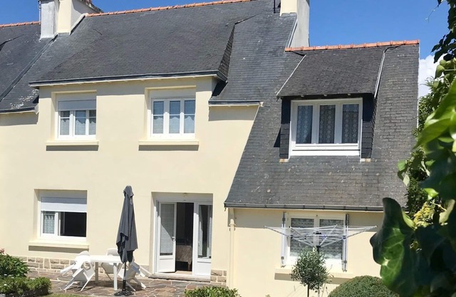 FAMILY HOUSE BY THE SEA