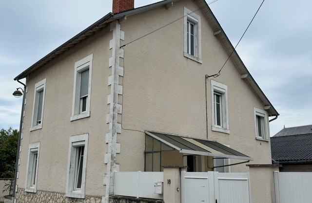 Family house, 13 beds, 3 bathrooms, 3 toilets, terrace, garden, free parking
