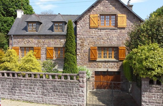 Family house, 3 bedrooms 7 percent, with large garden Pludual, 15km of Paimpol