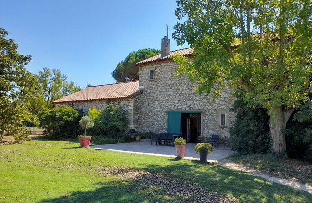 Family house between Montpellier and the sea