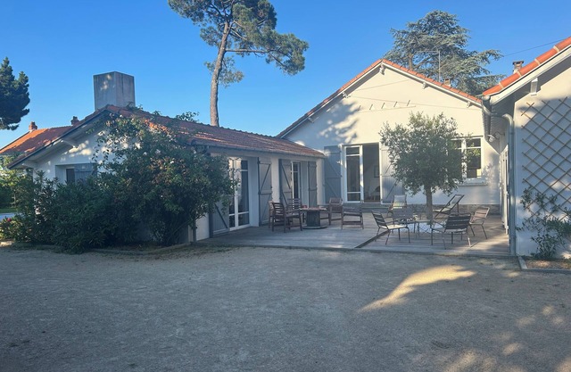 Family house in Quimiac near the beach with swimming pool