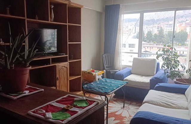 Family House, Plaza del Estudiante