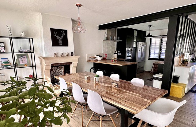 Family Oasis with 3 bedrooms, garden, and terrace near Paris