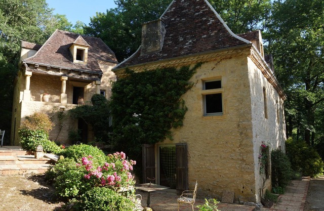 Family property in the Dordogne in an English landscaped setting with swimming pool