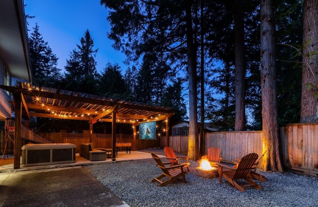 Family Retreat | Hot Tub, Fire Pit, Outdoor Theater & Games