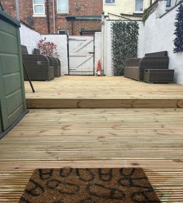 Family s or Contractors welcome sleeps 4-6 Caroline jane johnson