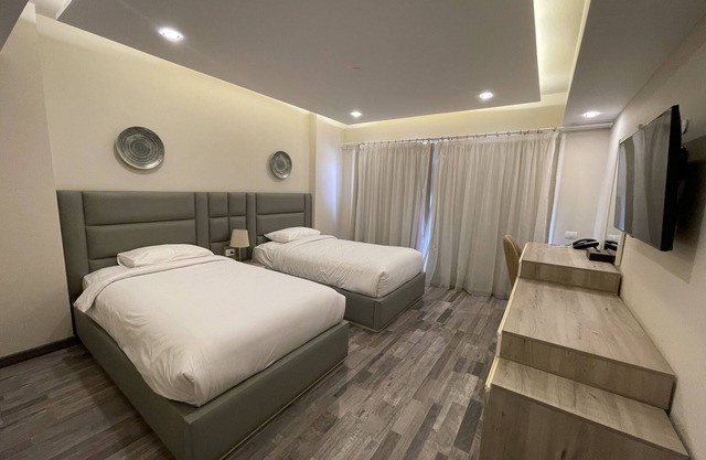 Family Twin Studio - 5 min from Airport