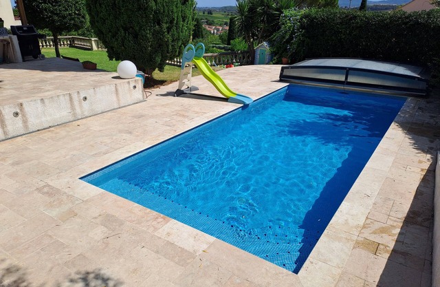 Family villa 200m2, indoor pool, garden, open view, near Montpellier