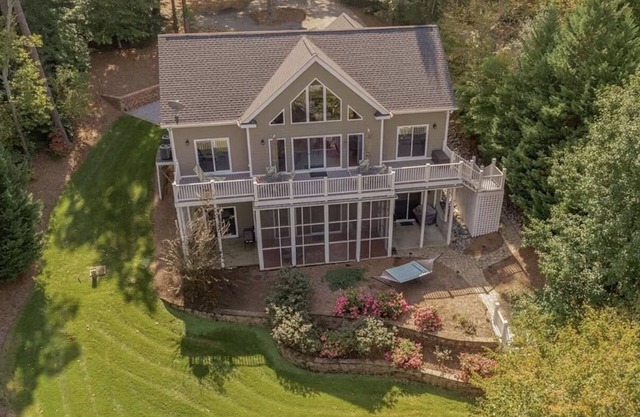 Family Vacation Lake House on Lake Gaston!