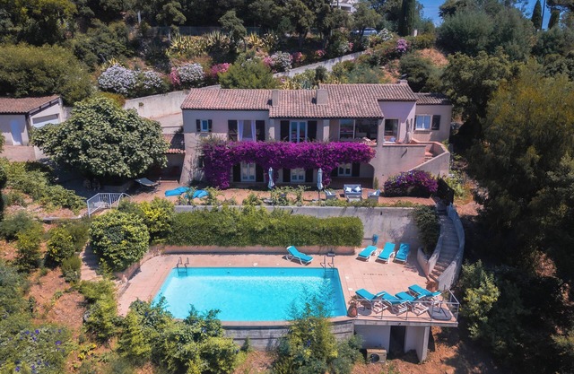 Family villa with pool, sea view and Golden Islands (10 people)
