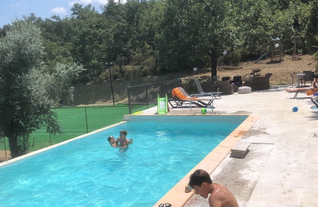 Family Villa w Private Swimming Pool & Tennis Court Near Ceret - Sleeps 6 To 12