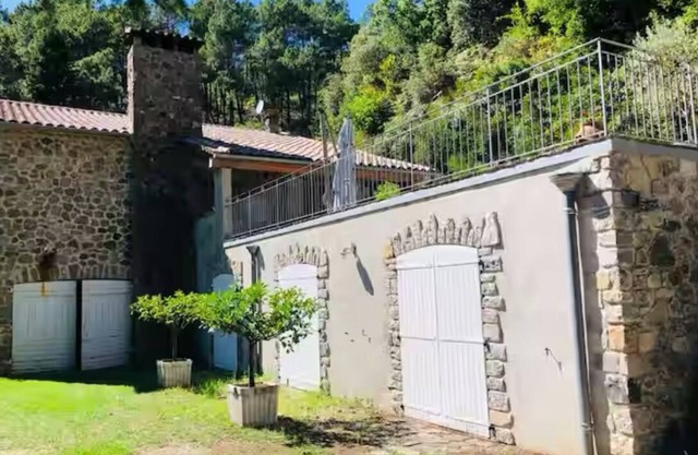 Family villa in a green setting
