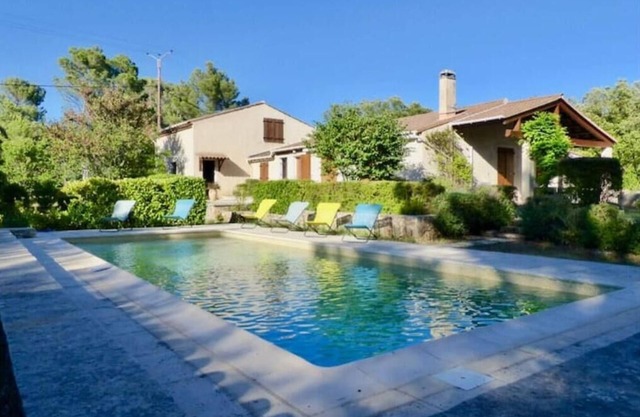 Family villa with pool in absolute calmnn