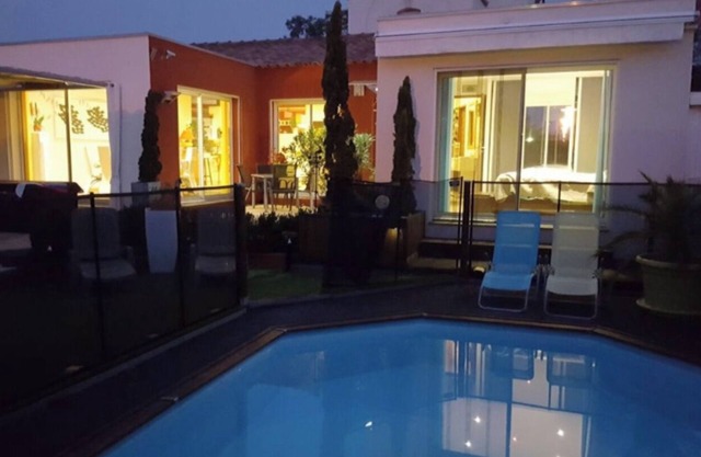 Family villa with secure swimming pool with all mod cons in Frontignan