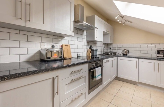 Fantastic 1 Bed Attic Apartment in Brixton