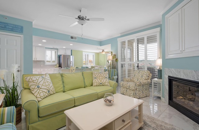 Fantastic Beach Condo, Linens Included!