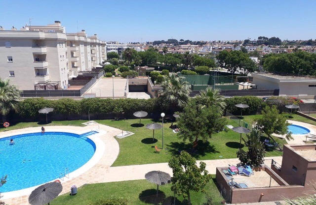 FANTASTIC ATTIC terrace 65 m Beach- Pool-Paddle A/C WIFI