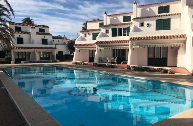 Fantastic house with community pool