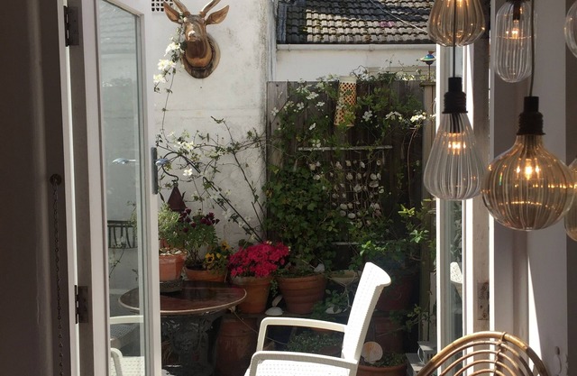 Fantastic Kemptown Two Storey Apartment close to sea, Possible Long Term