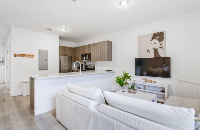 Fantastic Townhouse 15minutes from the Beach