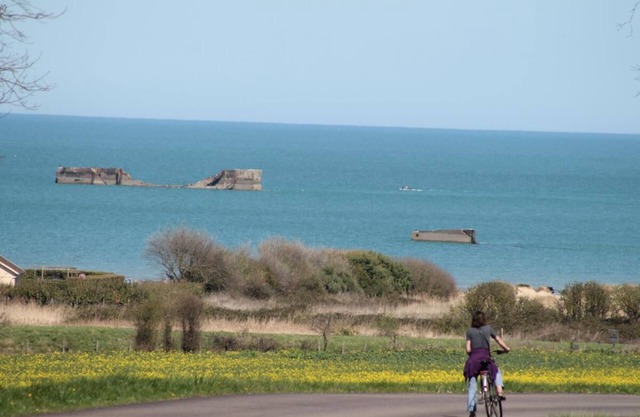 Farm cottage, 10 minutes from the center of Bayeux and the D-Day beaches