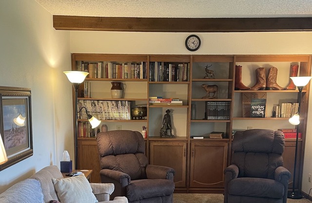 Farm house on 100 acres in Emporia KS only 2 miles from town