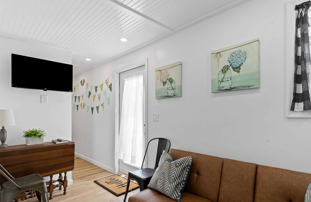 Farm Stay w/Pool-15min to Chattanooga-2 Tiny Homes