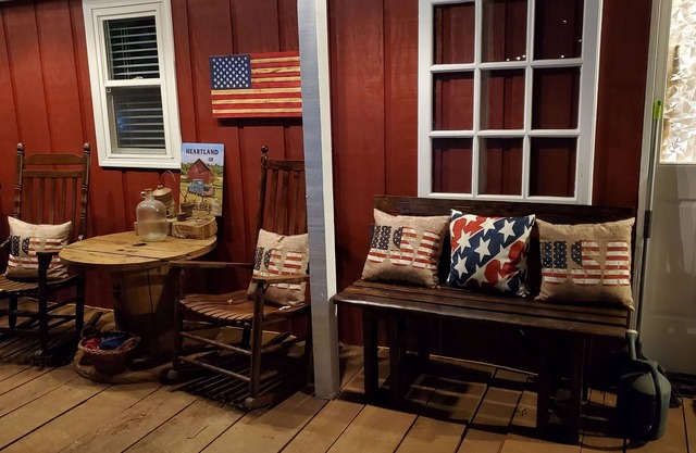 Farmhouse Cabin In The Country