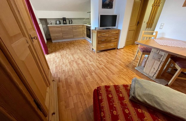 Ferienwohnung Watzmann, 1 bis 2 Personen, 34 qm, Balkon, Mansardenwohnung