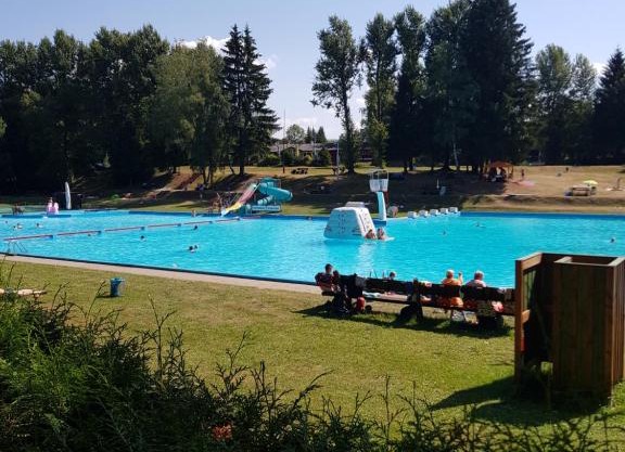 Ferienwohnung am Schwimmbad