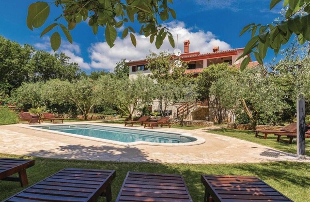 Ferienwohnung in Istrien mit Pool im Parkähnlichem, Idyllischen Olivengarten