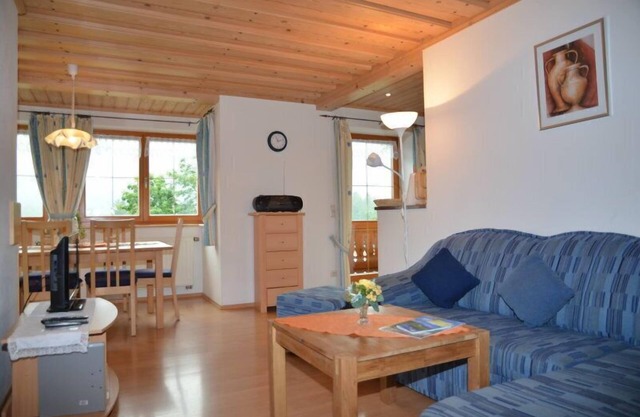 Ferienwohnung Nr. 1 für 2-4 Personen, ca. 90 m², 2 Schlafzimmer, Wohnraum mit Kochnische, Balkon