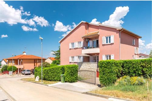 Ferienwohnung Villa Pinta Mit Großem Garten