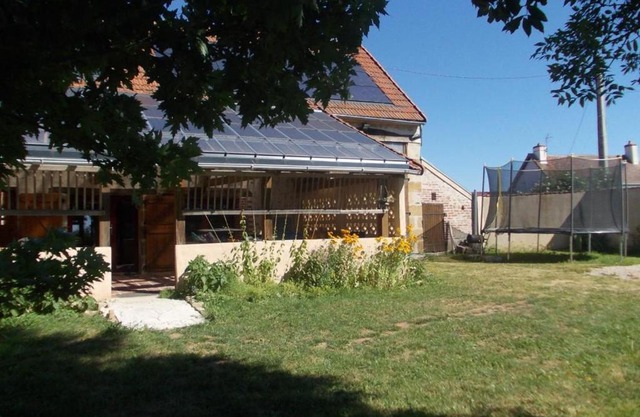 Ferme éco-restaurée avec jardin, jeux enfants et parking près de Néris les Bains - FR-1-489-40