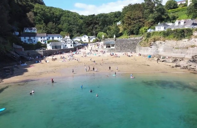 Fimbarr's Reach, a beautiful Fowey villa house with far reaching river views