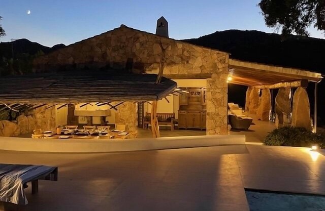 Finely renovated Stazzu with infinity pool, 5 min from the beach.