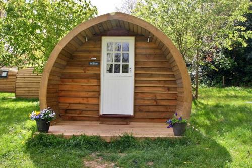 Finest Retreats - Honeysuckle Glamping Pod
