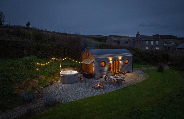 Firefly - a maisonette that sleeps 4 guests in 2 bedrooms