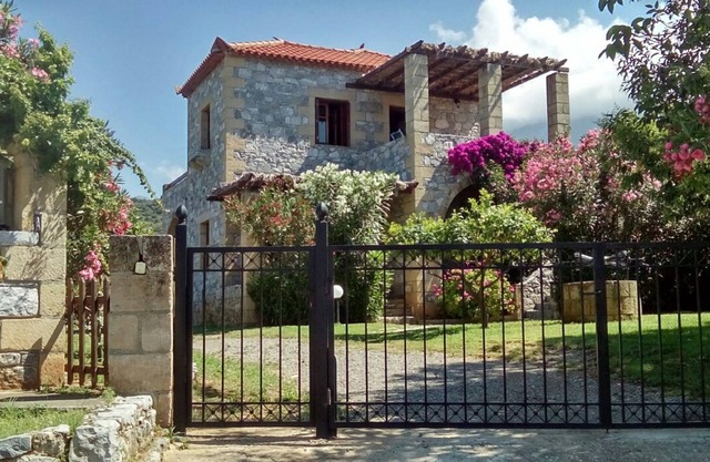 First floor apartment with beautiful mountain and sea view near the sea