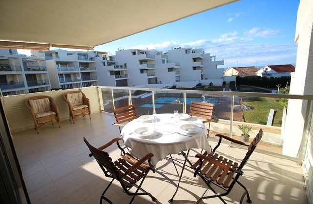 FIRST LINE BEACH APARTMENT WITH SEA VIEWS. WIFI.