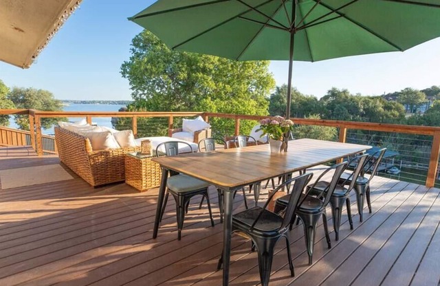 Fish Off Private Boat Dock With Beautiful Lake views