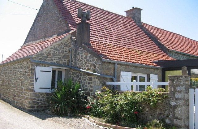 Fisherman's house, 3 bedrooms, garden with sea view, pets allowed