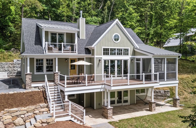 Five bedroom lake home with 200' of waterfront