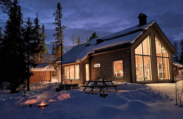 Fjellyx in funäs with relax&sauna, hot tub, 13 bed
