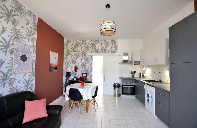 Flat-Apartments 36m², Ground floor, City Center Lamalou les Bains